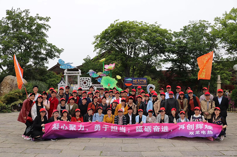 2019年5月雙龍公司員工無錫拈花灣春遊，彰顯企業文化